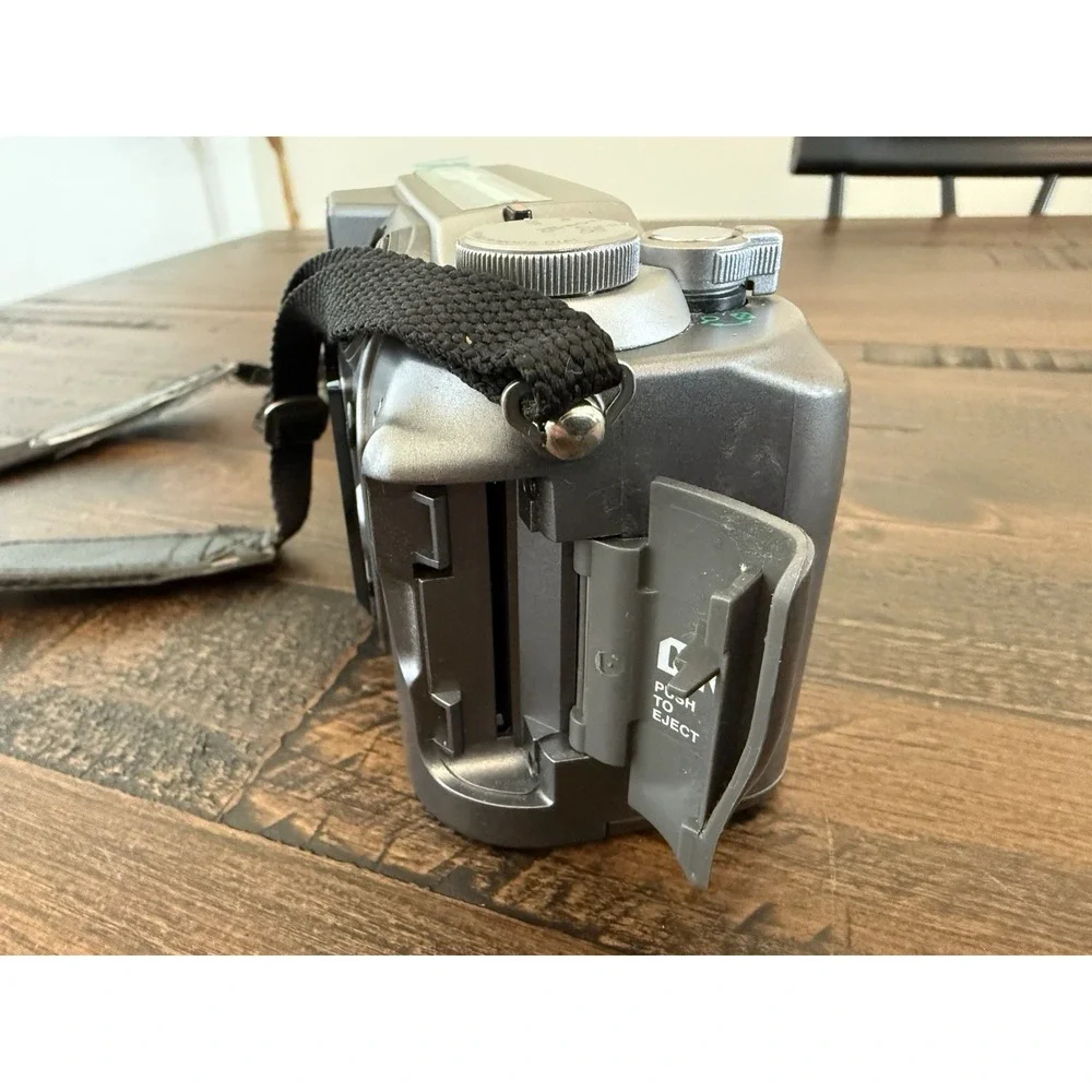 Olympus Camedia C-4000 Zoom 4MP Digital Camera with 3x Optical Zoom